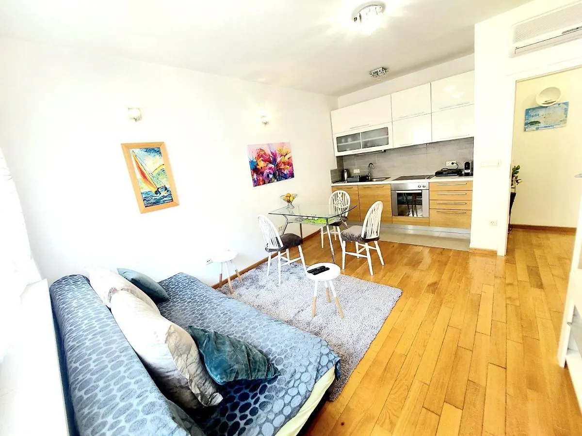 Apartment Divas Split
